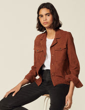 Load image into Gallery viewer, Women’s Camel Brown Suede Leather Trucker Jacket
