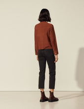 Load image into Gallery viewer, Women’s Camel Brown Suede Leather Trucker Jacket