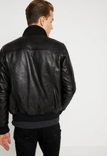 Load image into Gallery viewer, mens leather jacket uk
