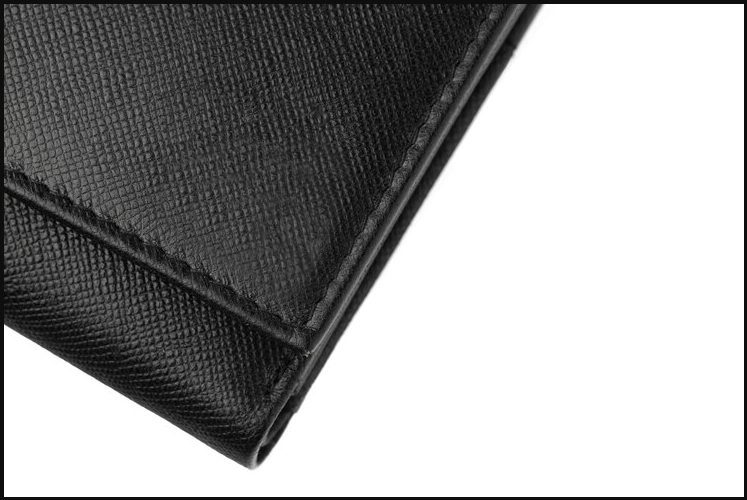 Rise of Saffiano Leather in the UK: Fashion’s Favorite Finish