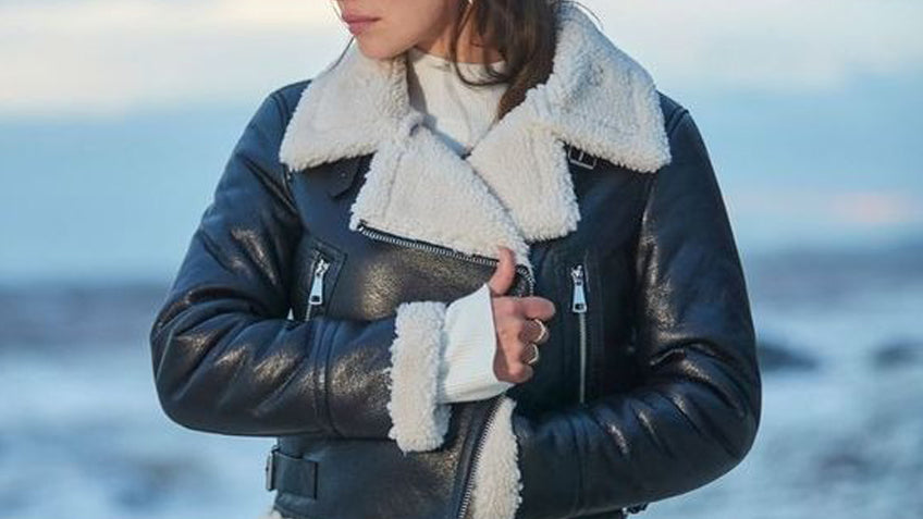 What Are the Characteristics of a Women’s Aviator Jacket?