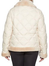 Load image into Gallery viewer, Women Beige Puffer Shearling Jacket
