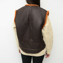 Load image into Gallery viewer, Women Vintage Leather Shearling Vest in Dark Brown
