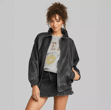 Load image into Gallery viewer, Women&#39;s Black Distressed Bomber Leather Jacket
