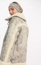 Load image into Gallery viewer, Women&#39;s White Distressed Shearling Leather Bomber Jacket
