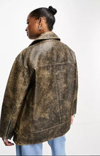 Load image into Gallery viewer, Women&#39;s Distressed Vintage Leather Jacket
